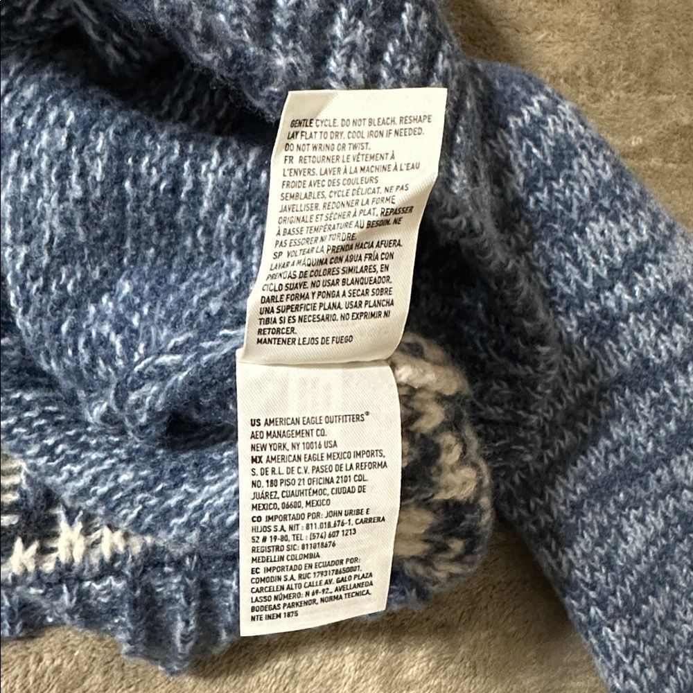AE XL Blue White Multi Fair Isle Snow Stopper Knit Sweater - Picture 16 of 16